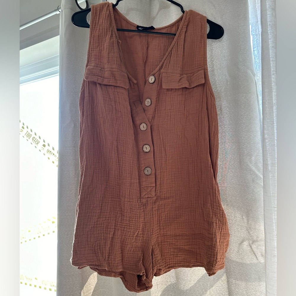 Burnt orange baggy linen romper (M)